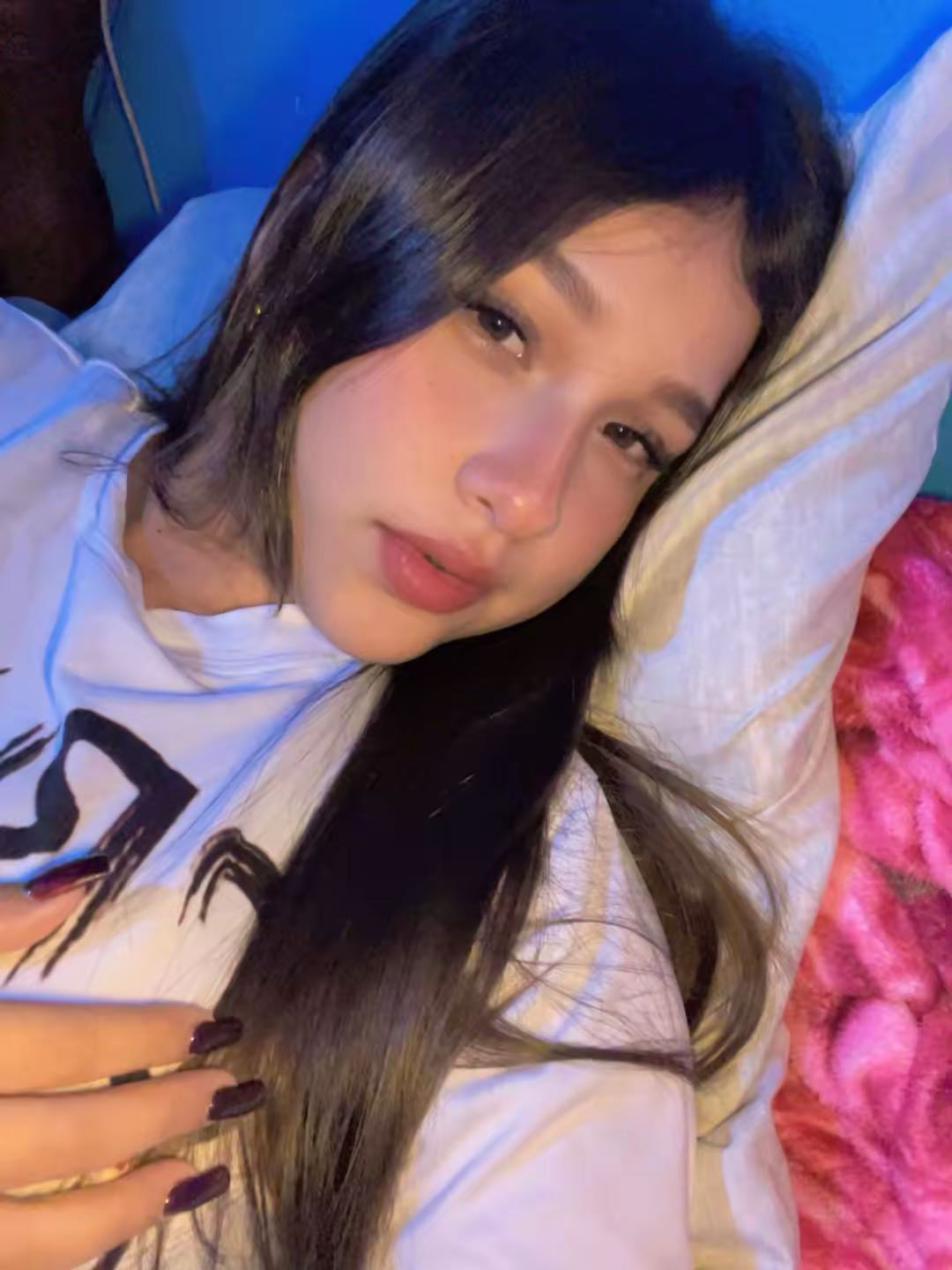 Sofi from Venezuela on OmeLiveChat